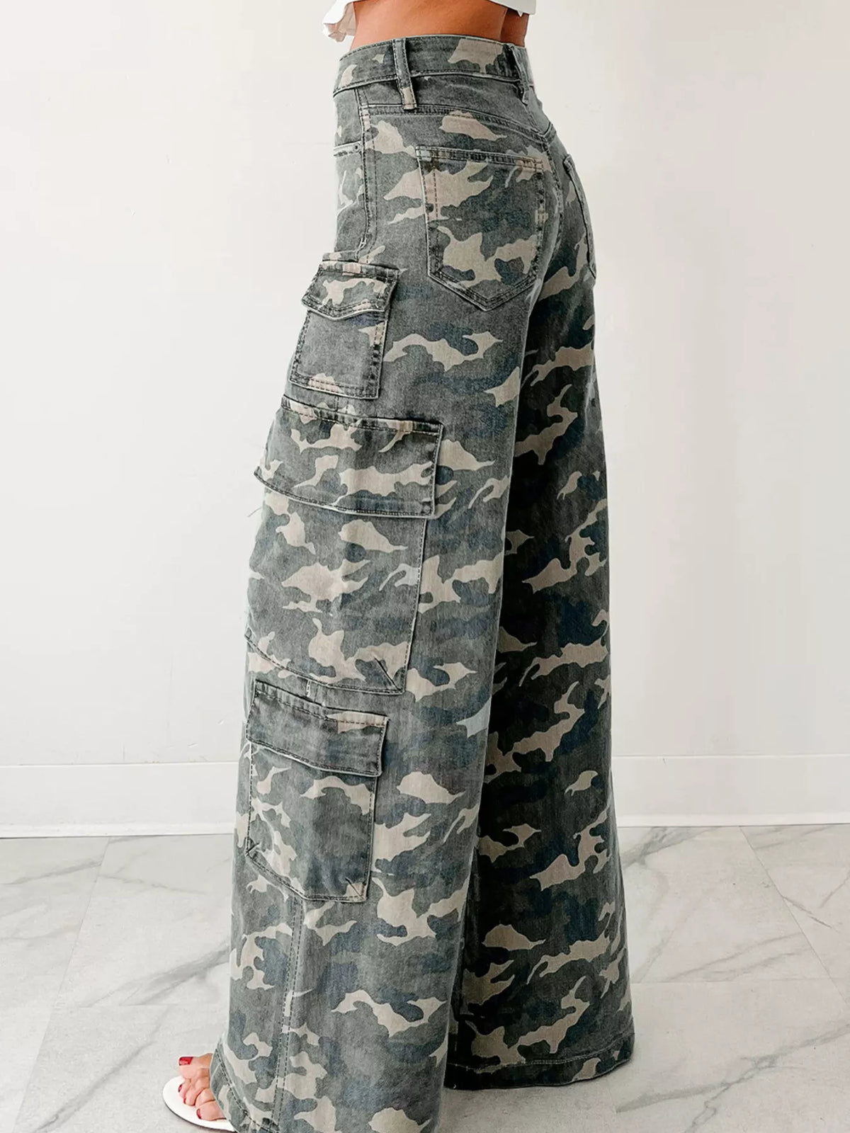 Camo Print Wide Leg Cargo Jeans